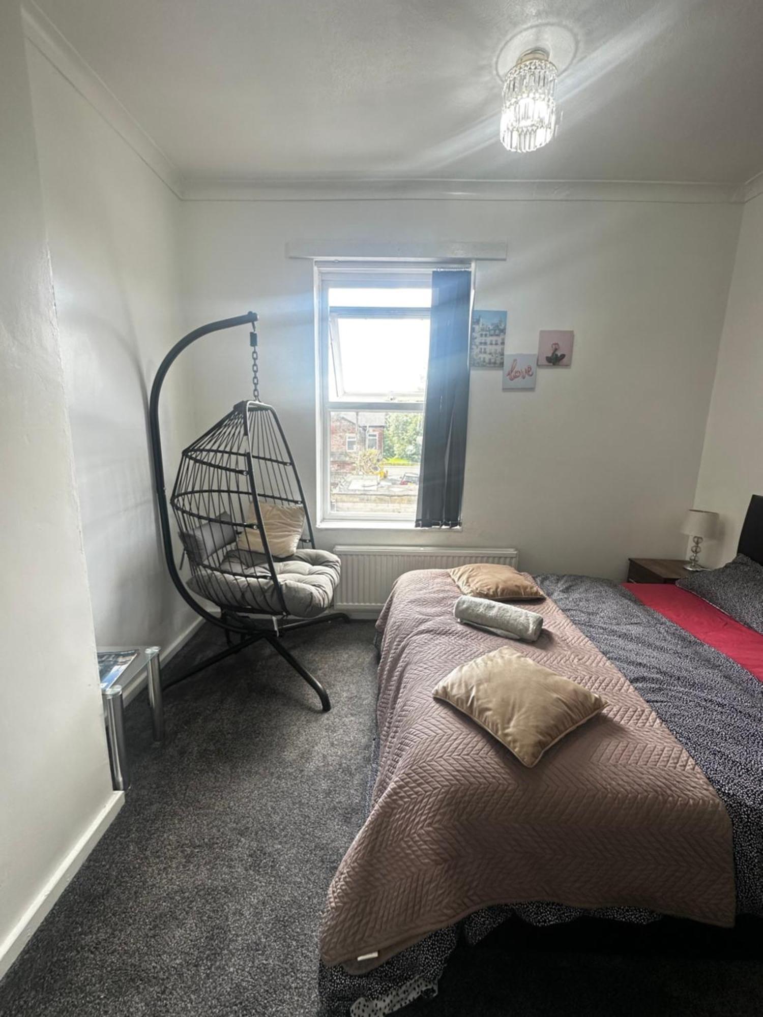 Lovely City Home + Free Parking Manchester Exterior foto